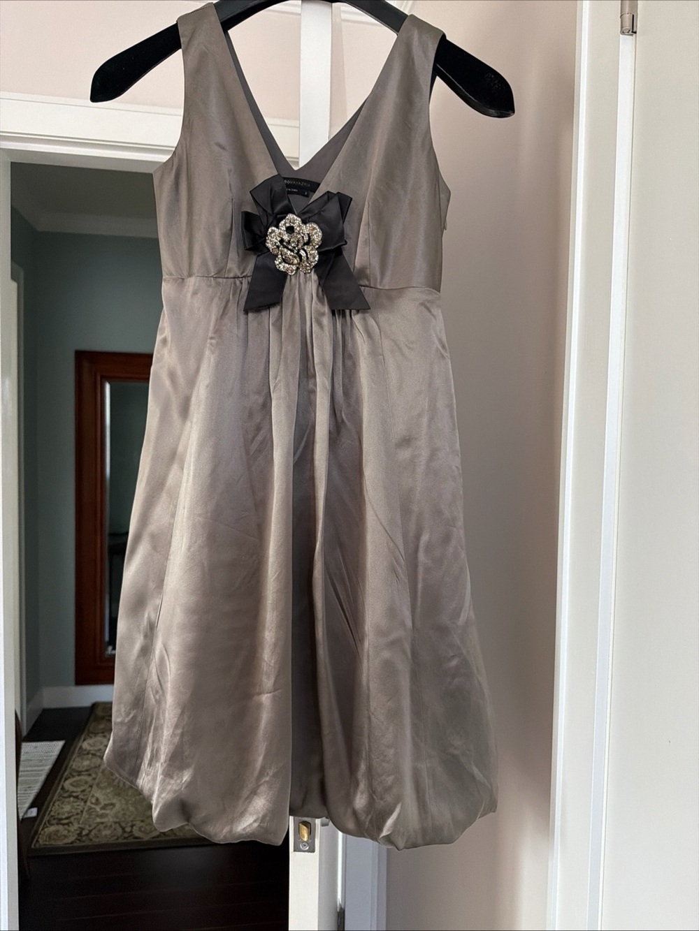 BCBGMaxAzria Taupe gray silk Satin Dress with Black Bow & Brooch size 2